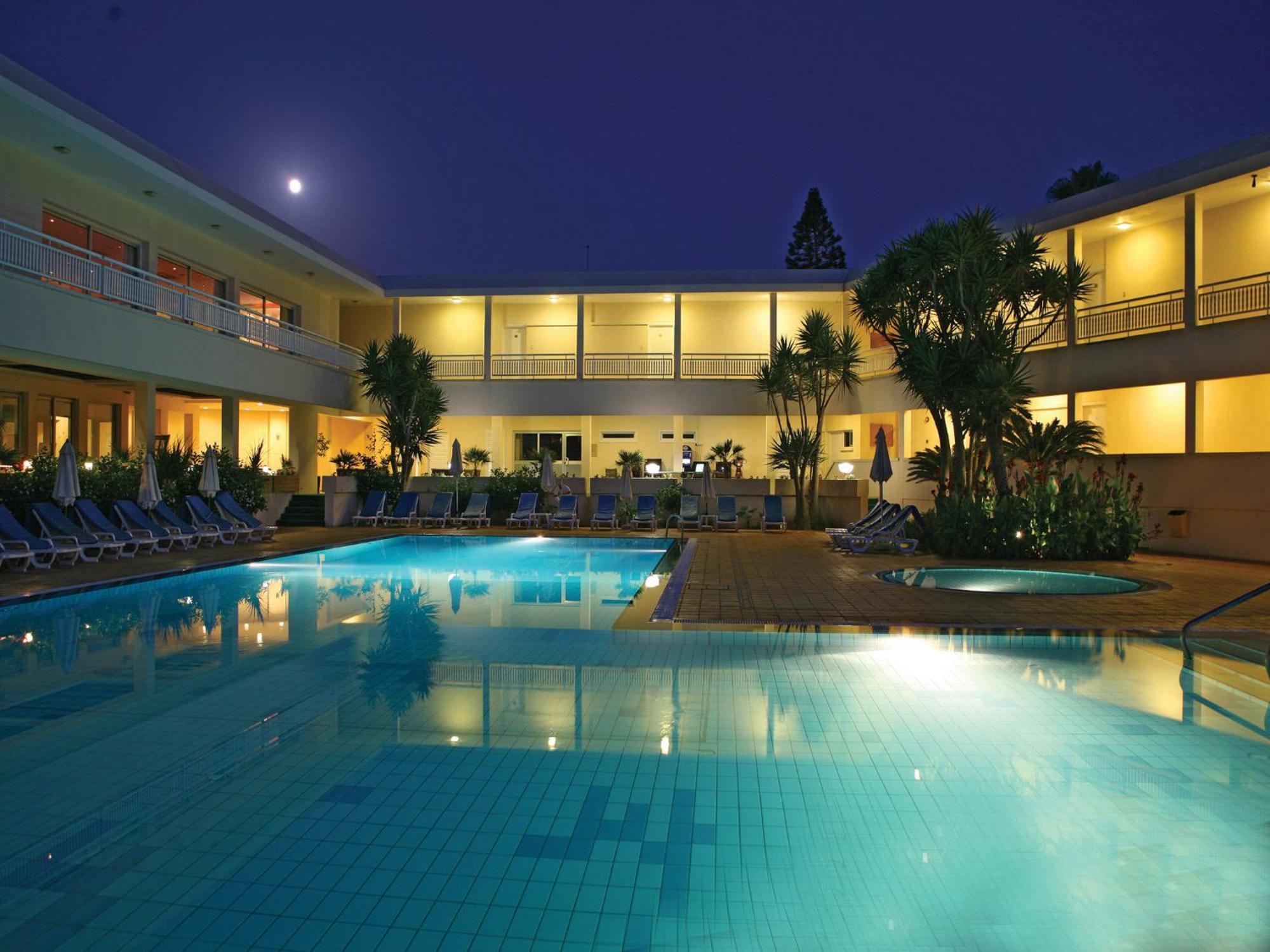 Cynthiana Beach Hotel Кисонерга Екстериор снимка