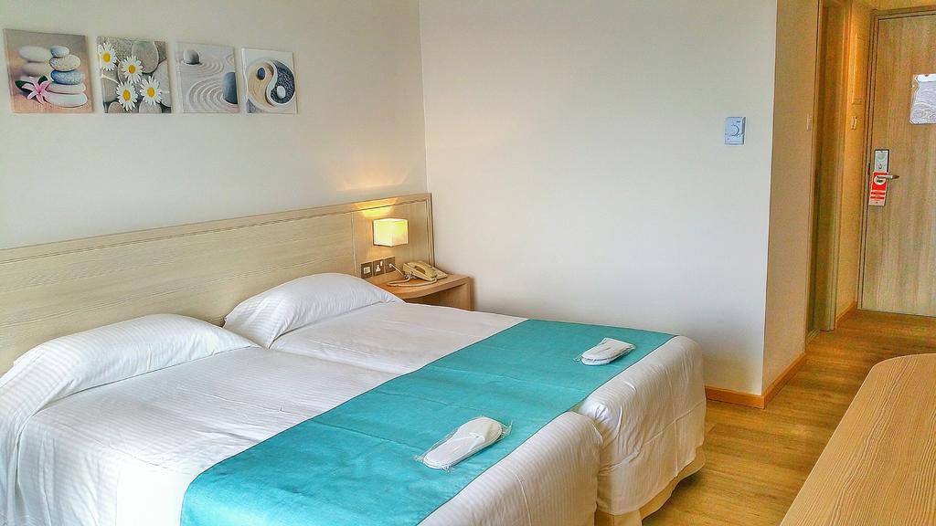 Cynthiana Beach Hotel Кисонерга Стая снимка